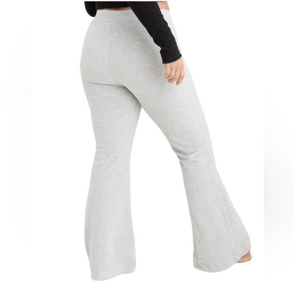 Aerie Groove On Ribbed Velour Flare Pants in Gray - Picture 3 of 12